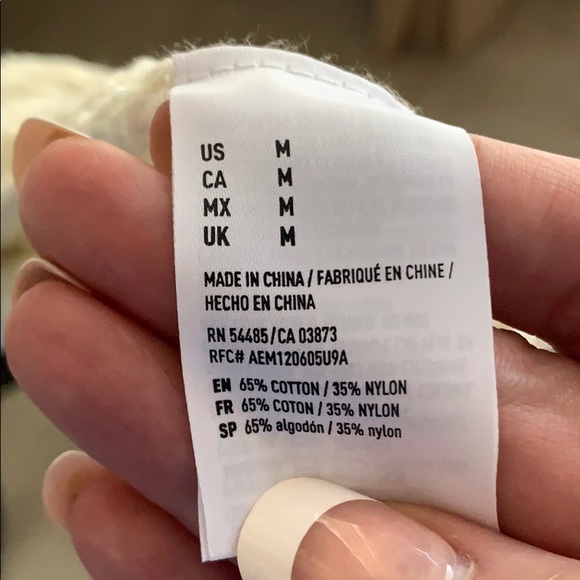 SOLD......AE Crochet Cardigan - Picture 7 of 7